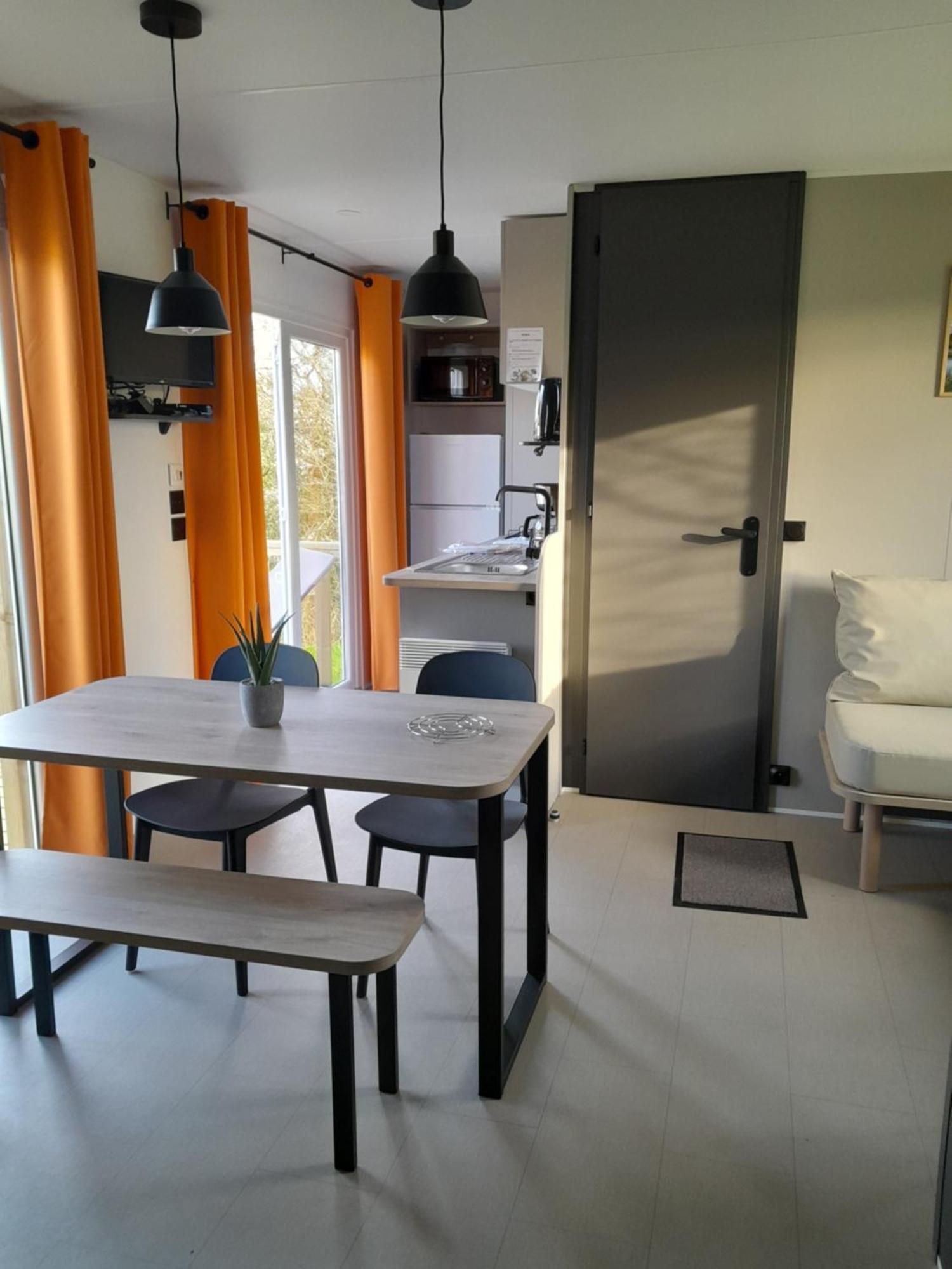 Camping Le Picard Tournieres 외부 사진